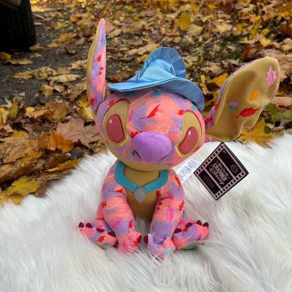 Disney Stitch Crashes Disney Limited Edition Pocahontas 10/12 October Plush Toy
